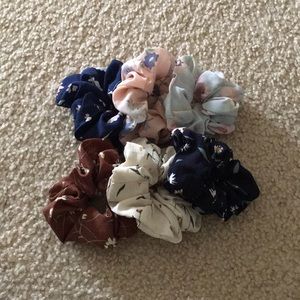 Pack of floral scrunchies